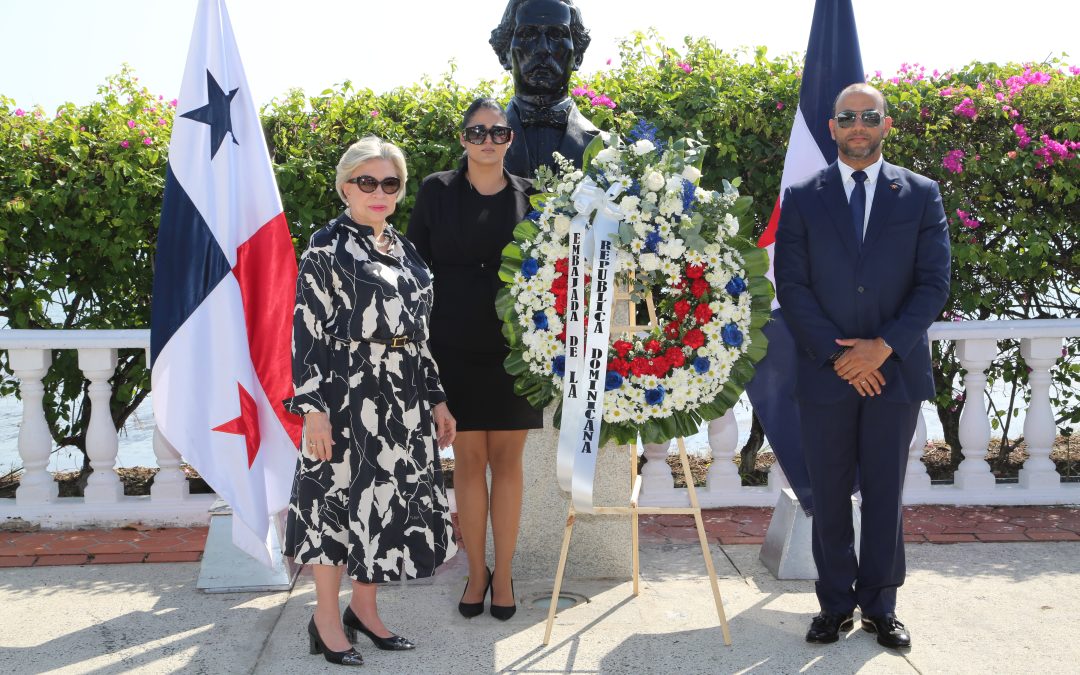 COLOCACIÓN OFRENDAS FLORALES A JUAN PABLO DUARTE, PADRE DE LA PATRIA DOMINICANA.